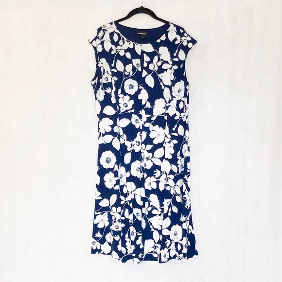 Liz Claiborne Navy and White Floral Knit Dress - Picture 7 of 8